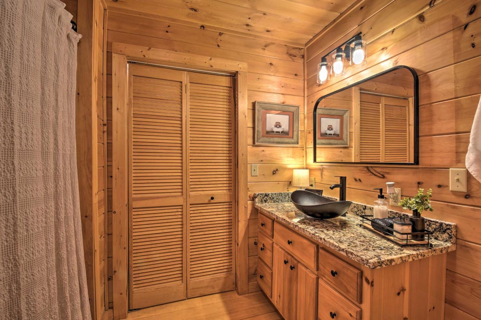 Blue Ridge Cabin Hot Tub, Fire Pit And Grill! Exterior foto