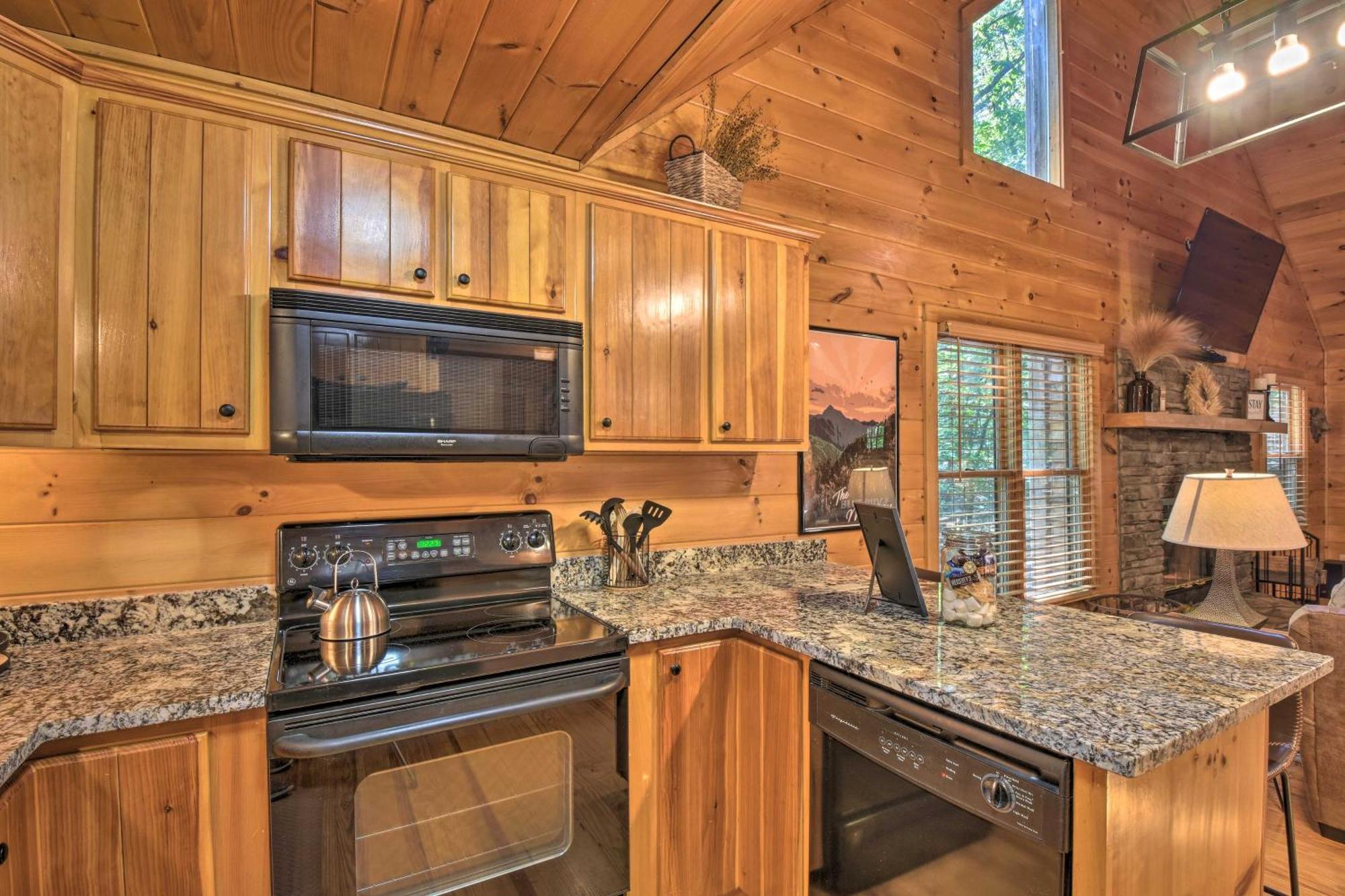 Blue Ridge Cabin Hot Tub, Fire Pit And Grill! Exterior foto
